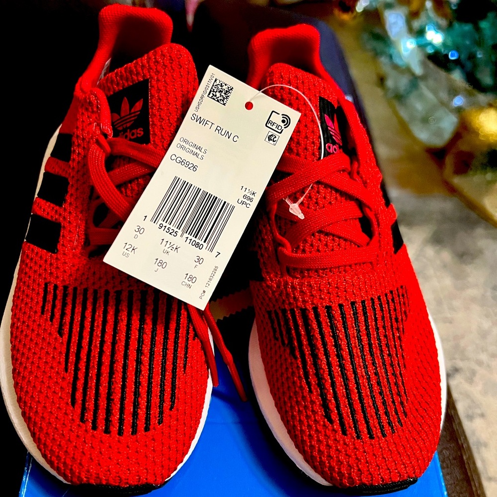 COPY - *BRAND NEW* Little kids size 12K Adidas Swift run